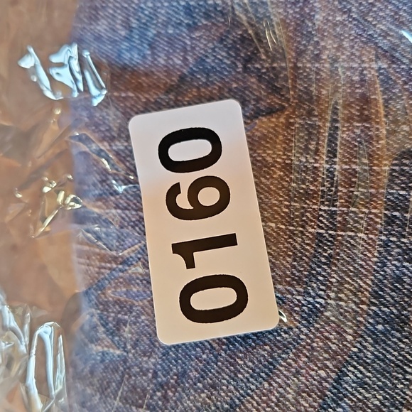 Levis - Picture 5 of 5